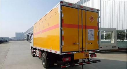 3噸爆破器材危險(xiǎn)品運(yùn)輸車(chē) 價(jià)格、廠(chǎng)家與防爆技術(shù)全解析